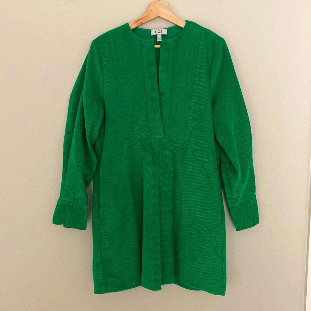 Adorable green curdoroy COS mini dress